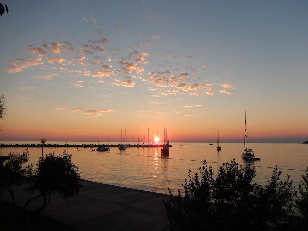 Apartments Nautica II Novigrad Istria Habitación foto